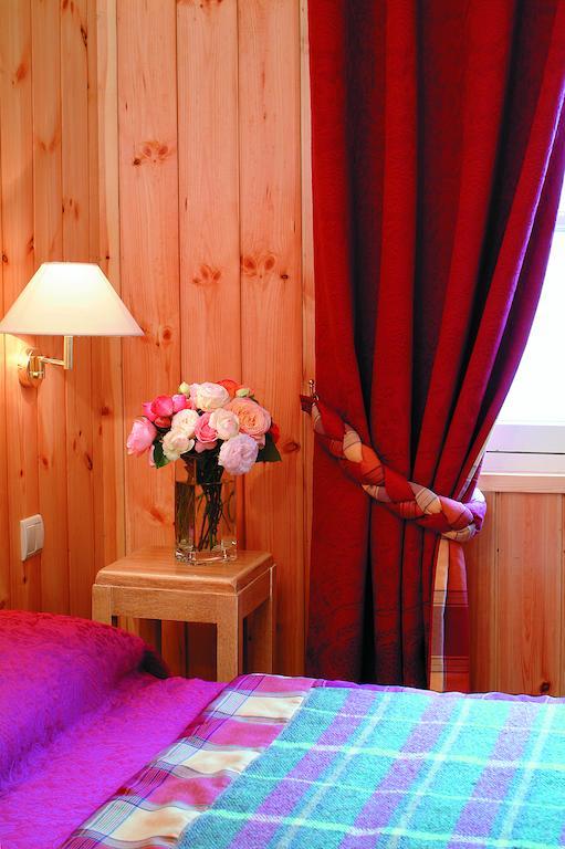 Hotel Le Viscos Saint-Savin  Room photo